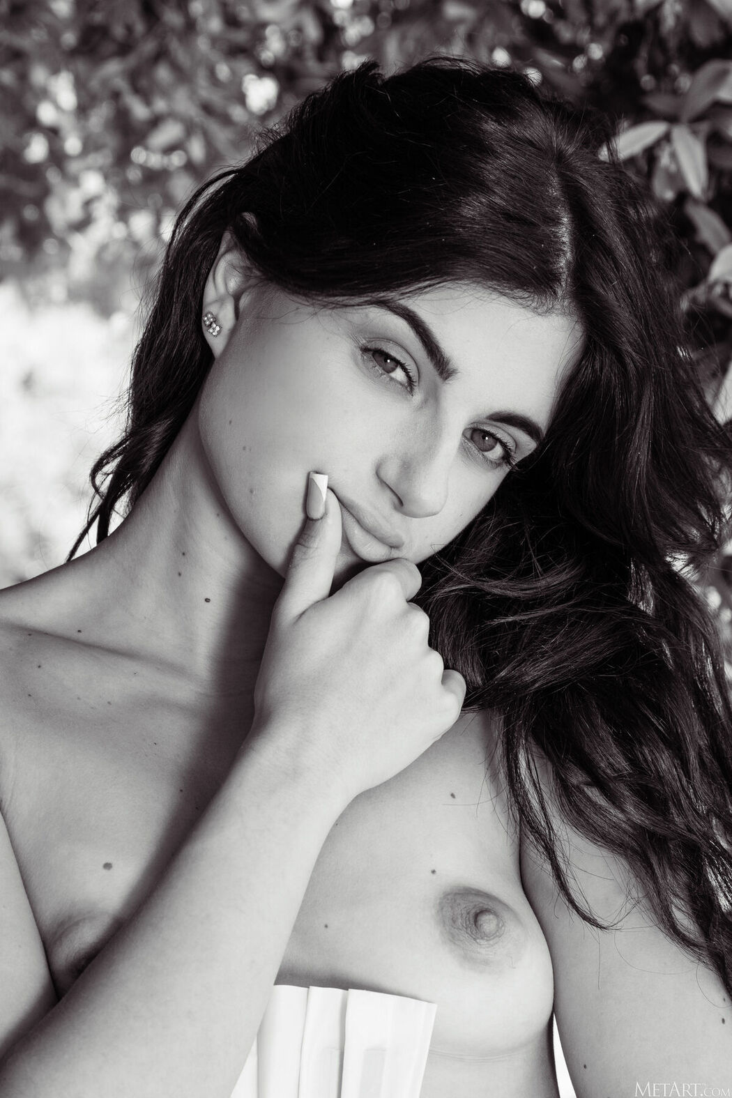 MetArt Zoelie – Yellow Sundress Part02 (70P)