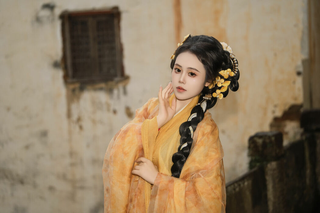 YiTuYu艺图语 Vol.8913 Zhou Feng Qin (25P)