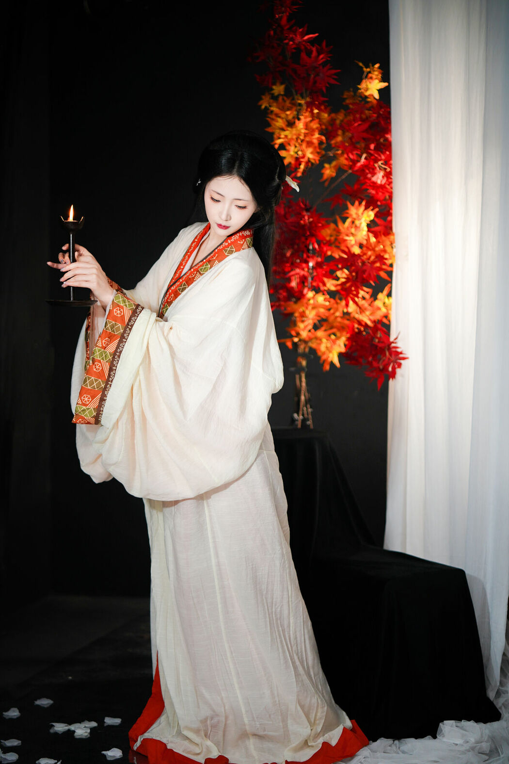 YiTuYu艺图语 Vol.8905 Tu Ya W (23P)