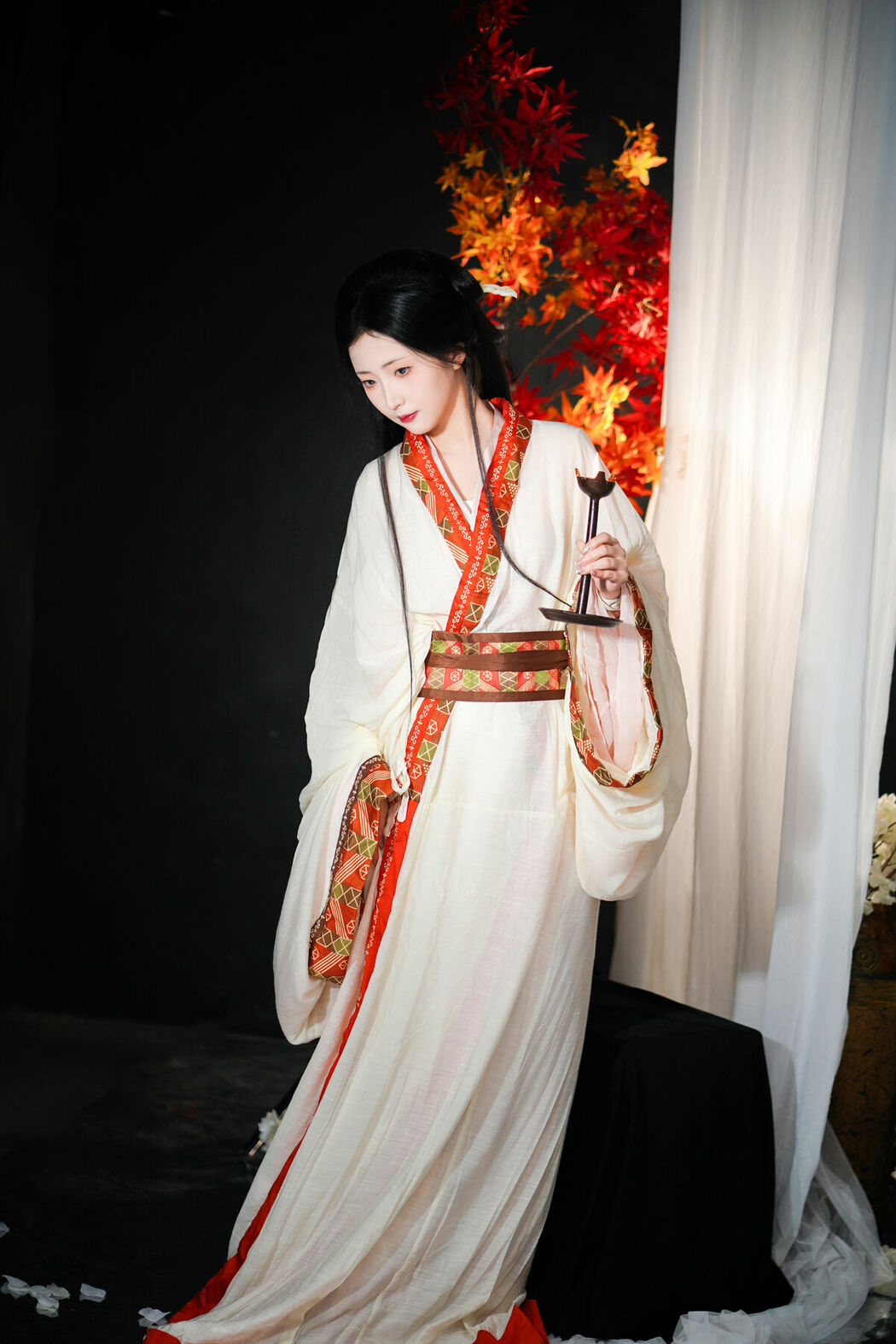 YiTuYu艺图语 Vol.8905 Tu Ya W (23P)