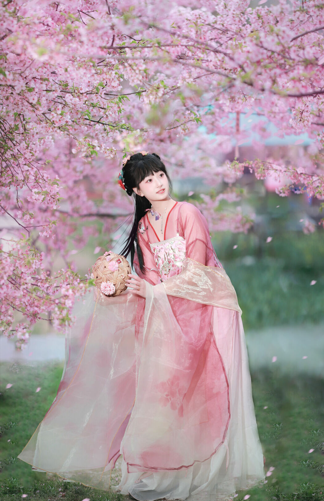 YiTuYu艺图语 Vol.8908 Xiao Wang Sui Bin Bin (14P)