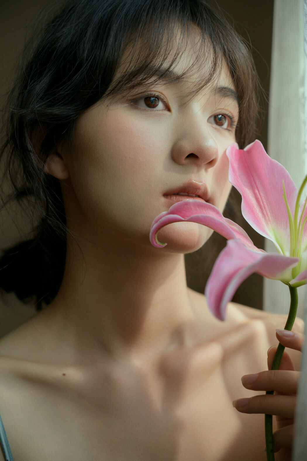 YiTuYu艺图语 Vol.8907 Xiao Yu Tian Qi (24P)