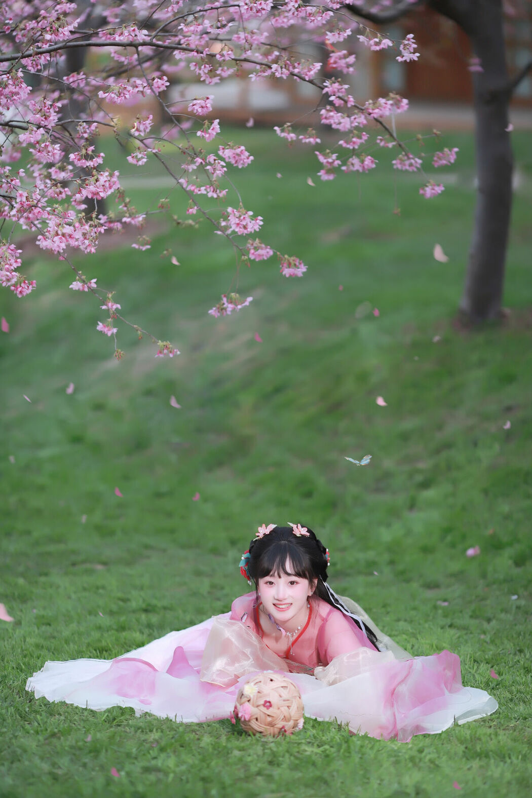 YiTuYu艺图语 Vol.8908 Xiao Wang Sui Bin Bin (14P)