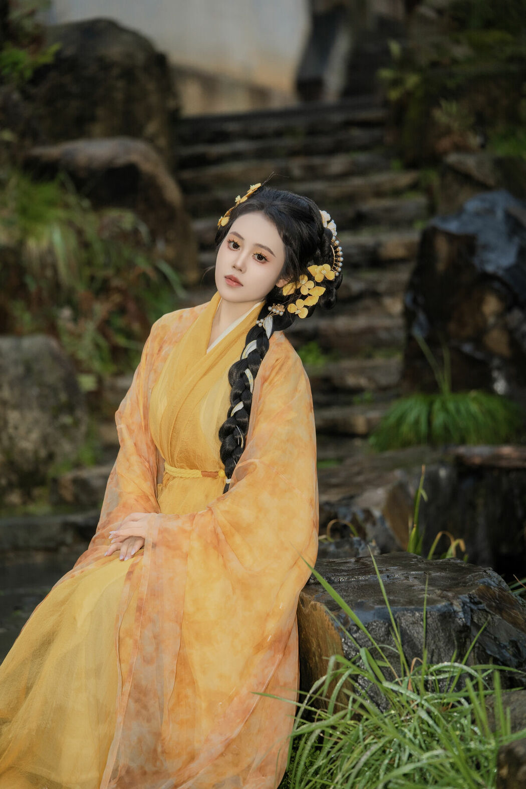 YiTuYu艺图语 Vol.8913 Zhou Feng Qin (25P)