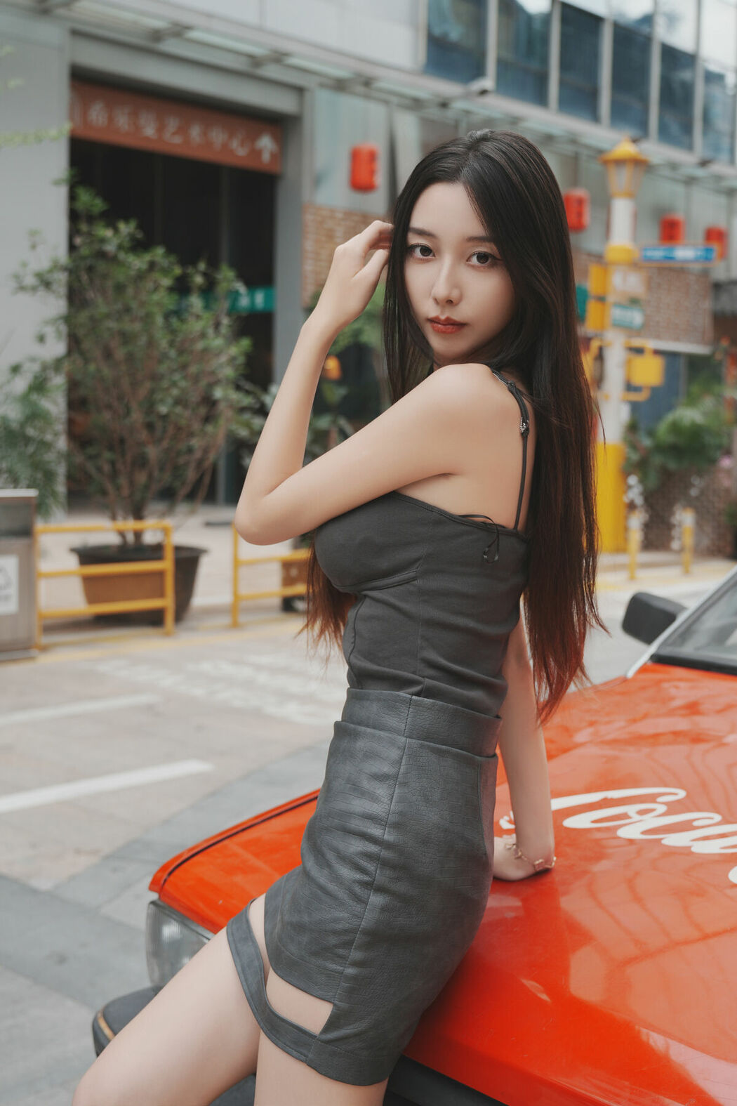 YiTuYu艺图语 Vol.8906 Yin Zi Er (27P)