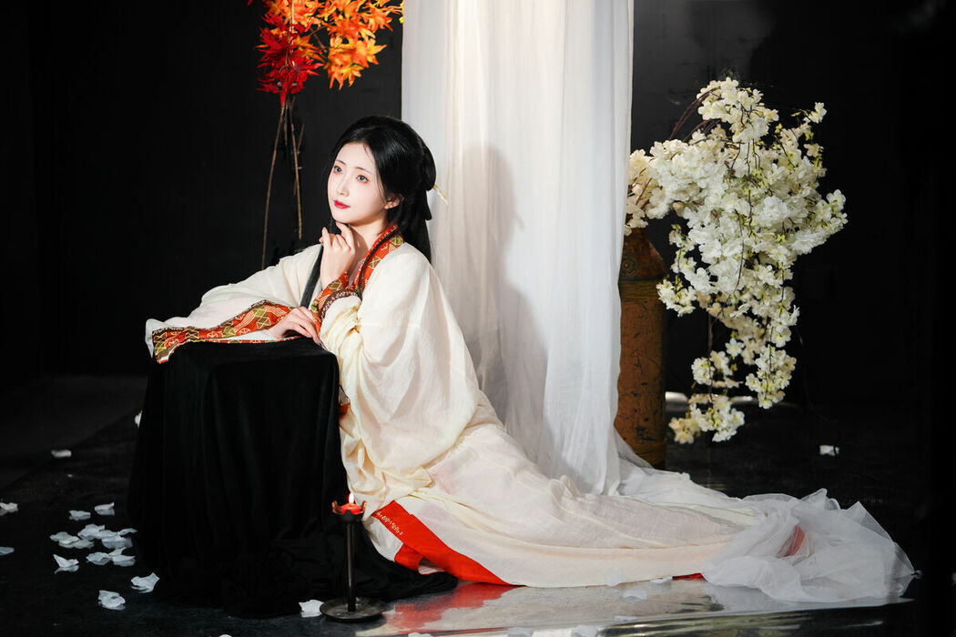 YiTuYu艺图语 Vol.8905 Tu Ya W (23P)