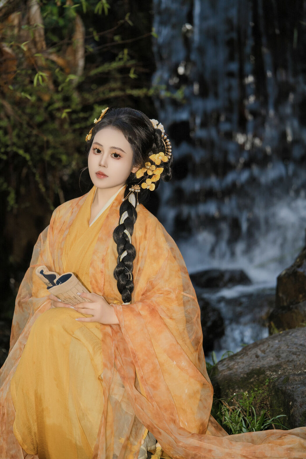 YiTuYu艺图语 Vol.8913 Zhou Feng Qin (25P)