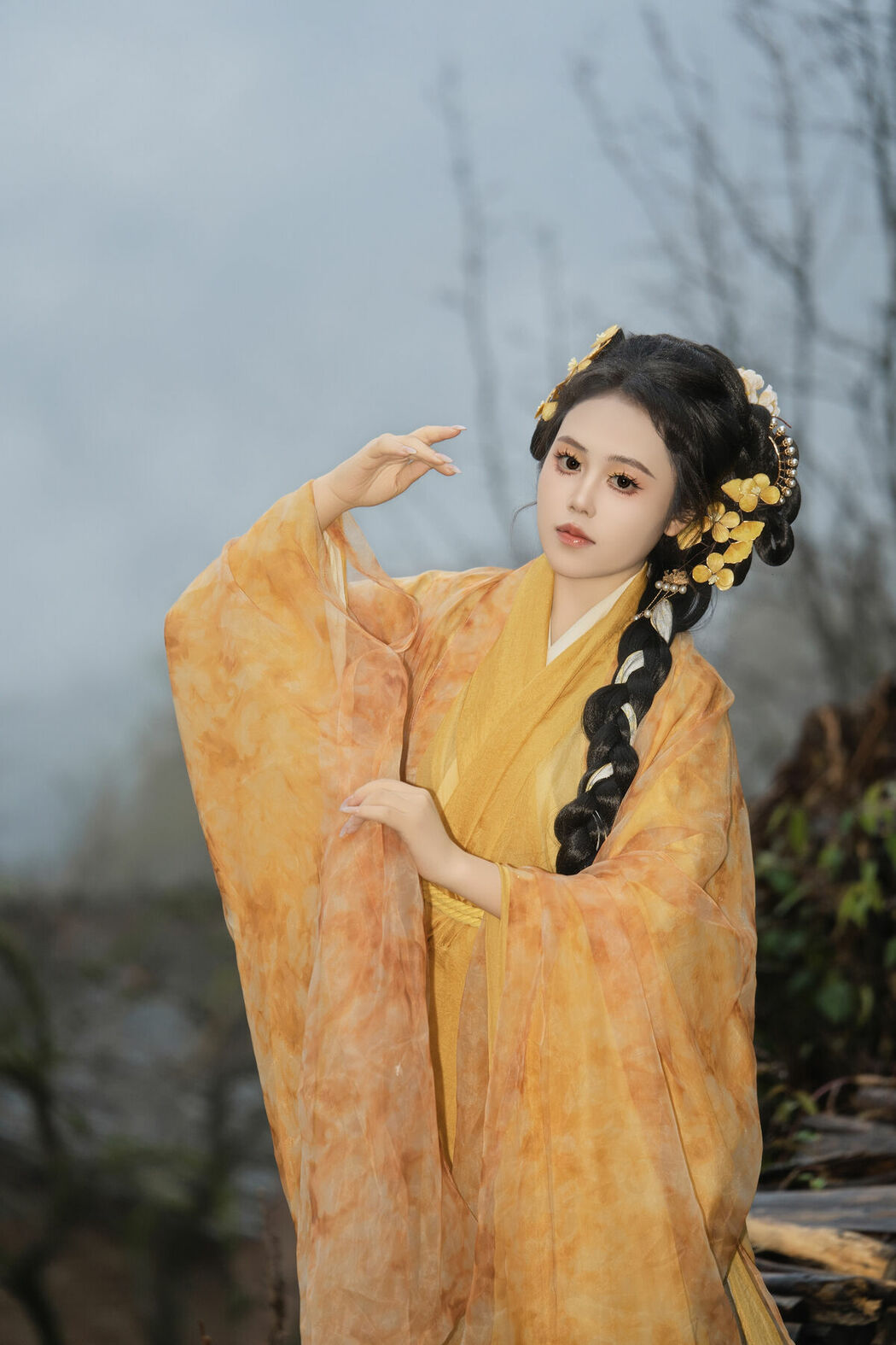 YiTuYu艺图语 Vol.8913 Zhou Feng Qin (25P)