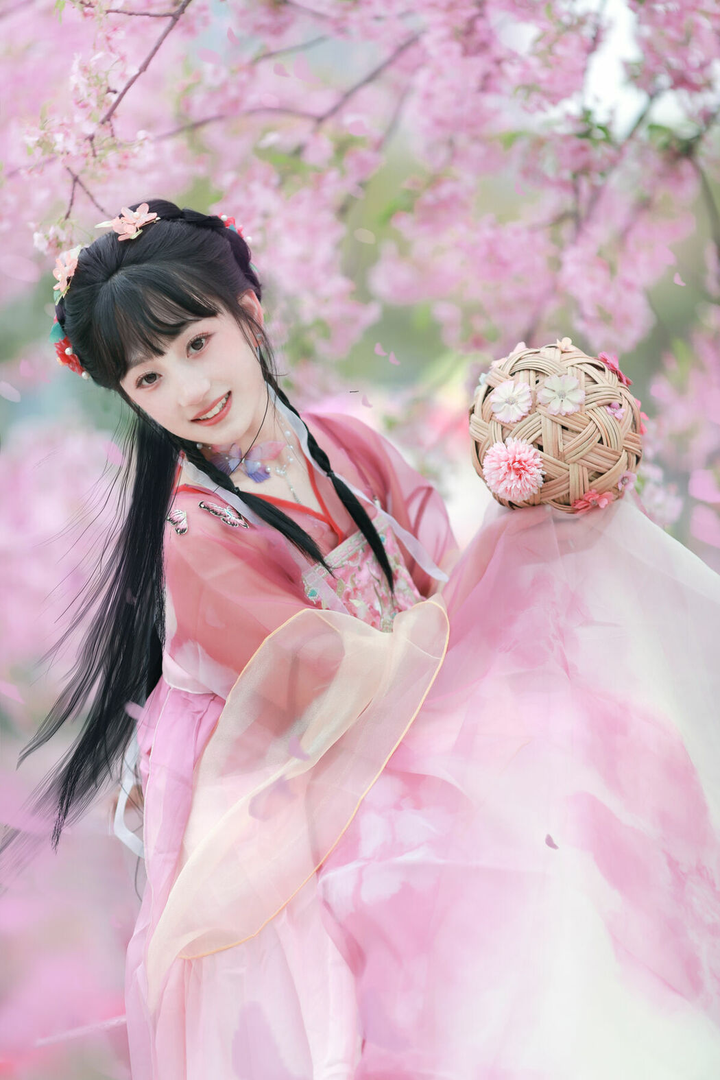 YiTuYu艺图语 Vol.8908 Xiao Wang Sui Bin Bin (14P)