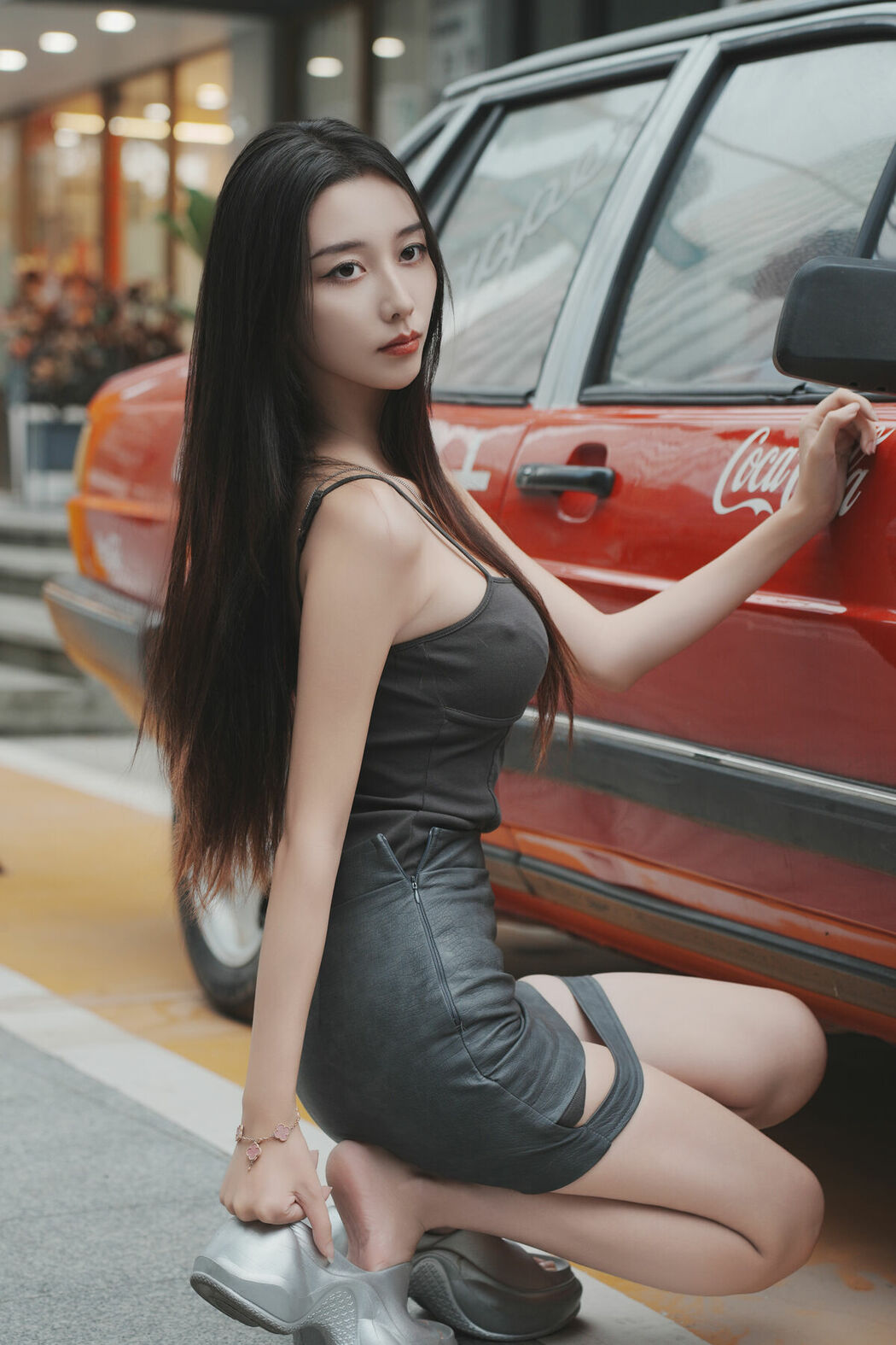 YiTuYu艺图语 Vol.8906 Yin Zi Er (27P)