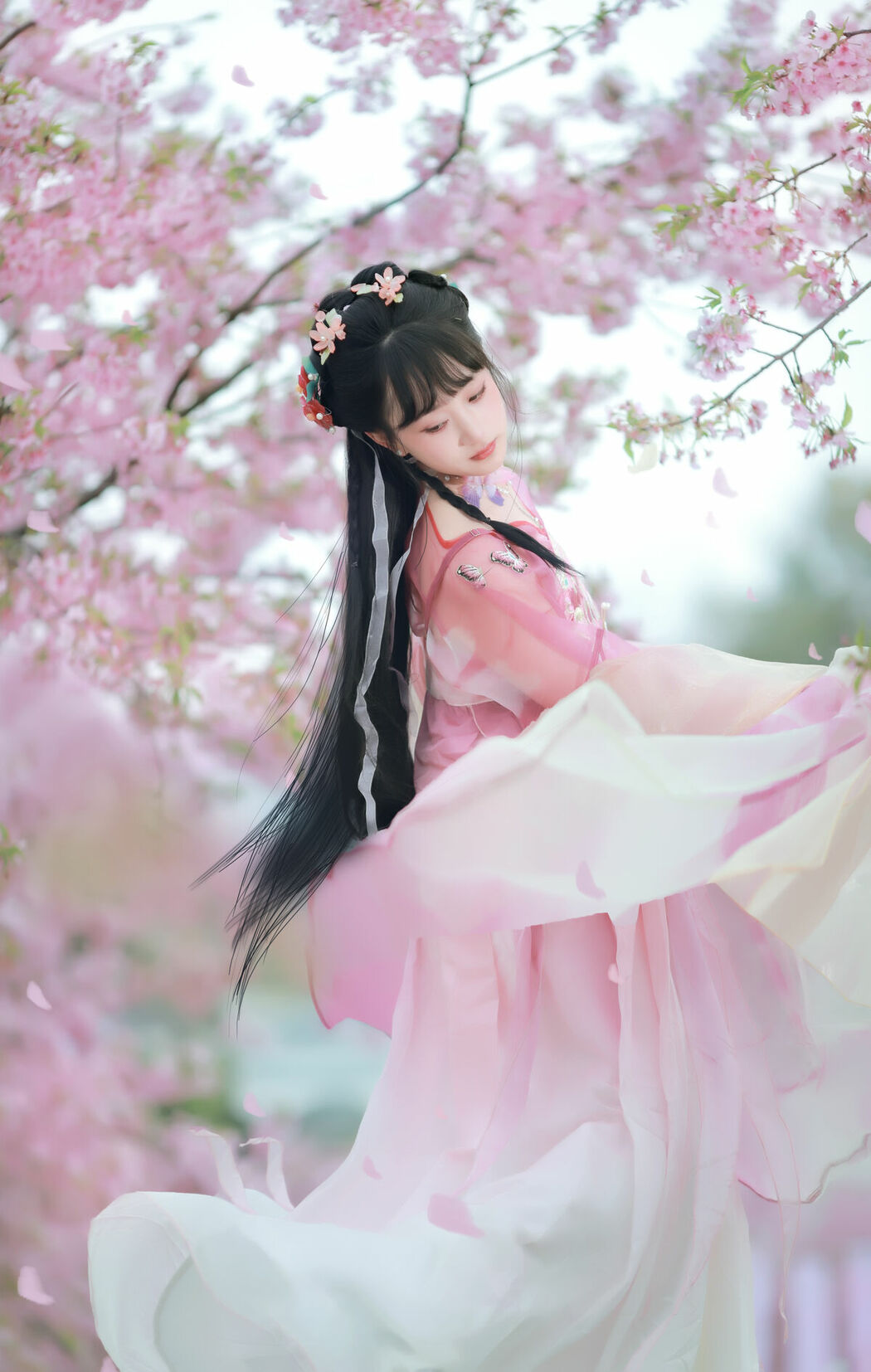 YiTuYu艺图语 Vol.8908 Xiao Wang Sui Bin Bin (14P)