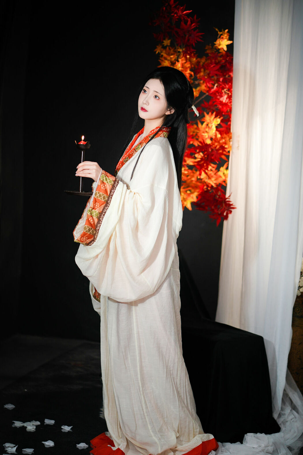 YiTuYu艺图语 Vol.8905 Tu Ya W (23P)