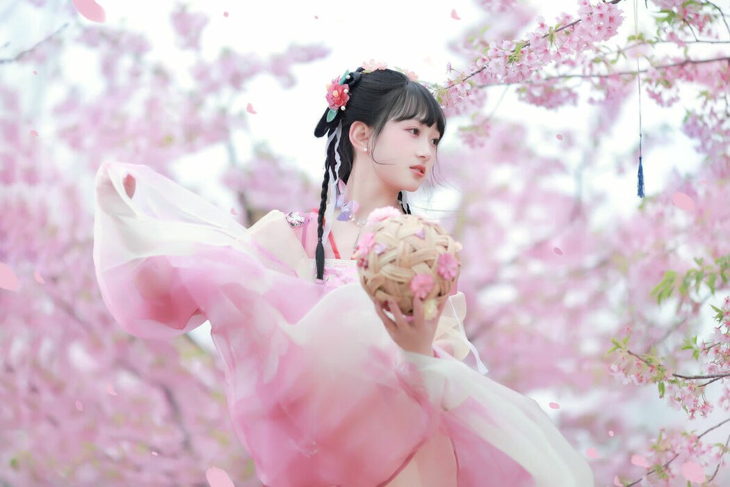 YiTuYu艺图语 Vol.8908 Xiao Wang Sui Bin Bin (14P)