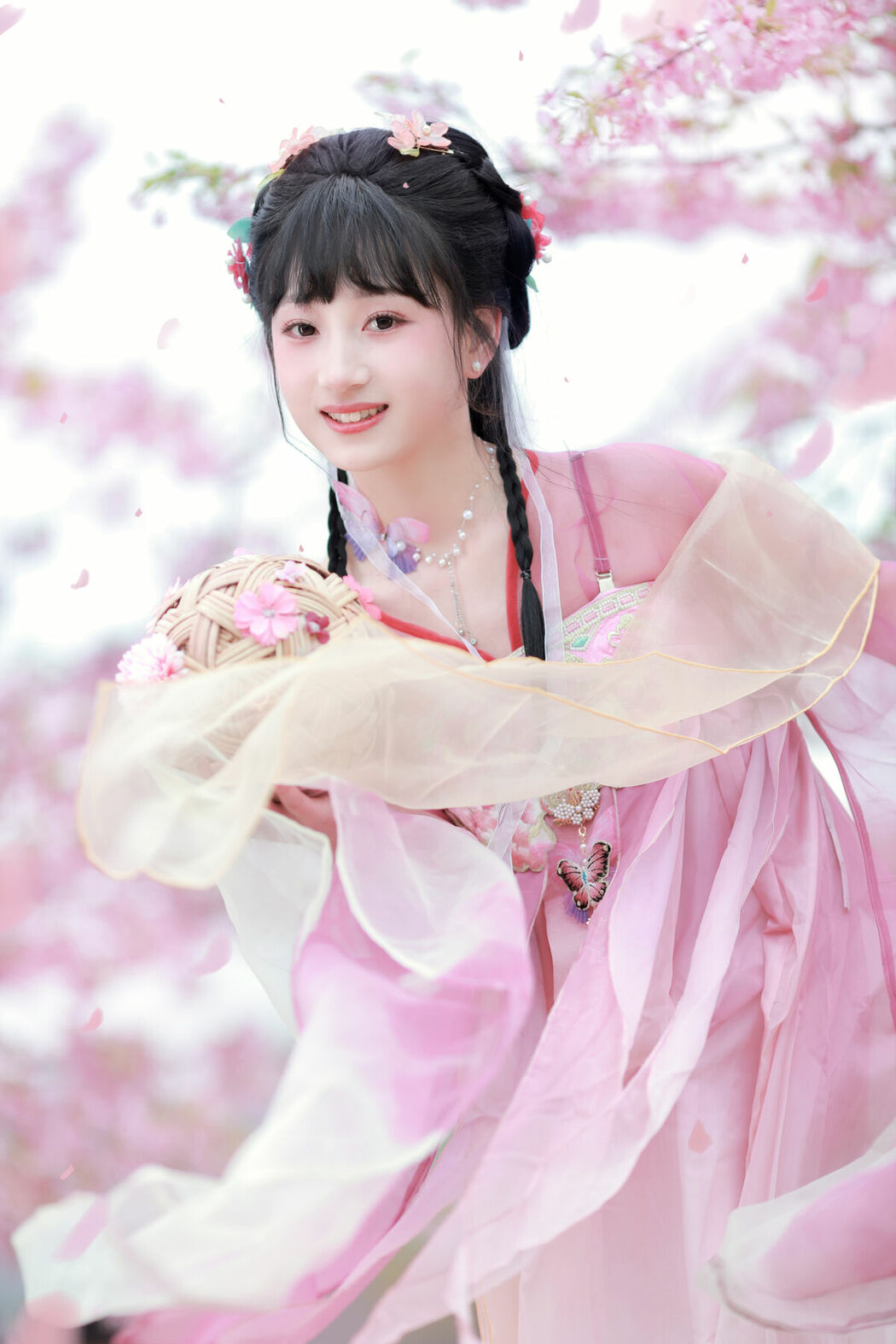 YiTuYu艺图语 Vol.8908 Xiao Wang Sui Bin Bin (14P)