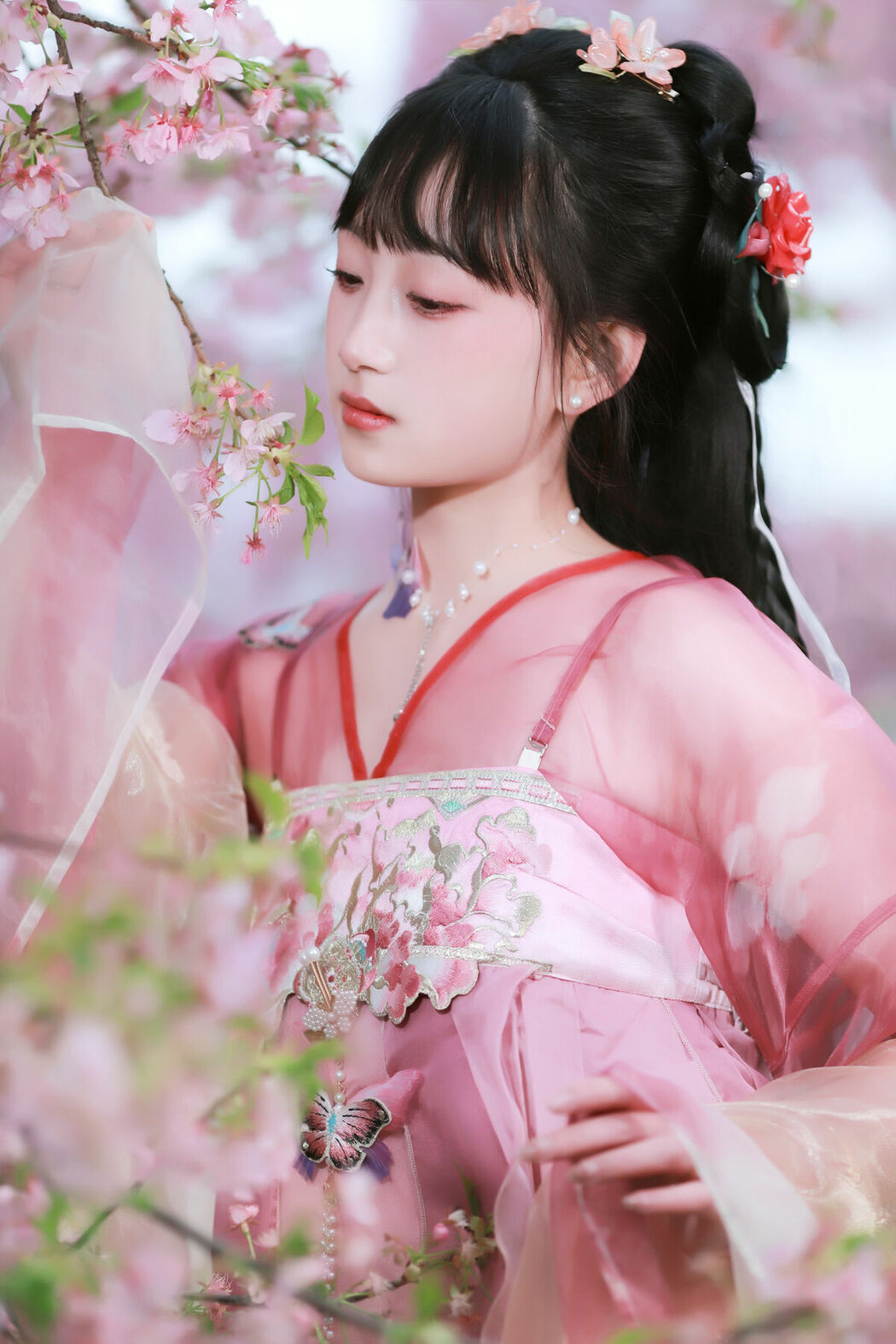 YiTuYu艺图语 Vol.8908 Xiao Wang Sui Bin Bin (14P)