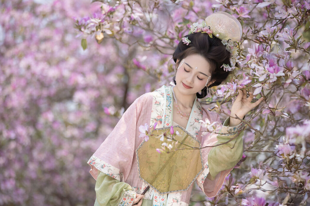 YiTuYu艺图语 Vol.8918 Jiu Shi Jiao Mei Nan A (34P)