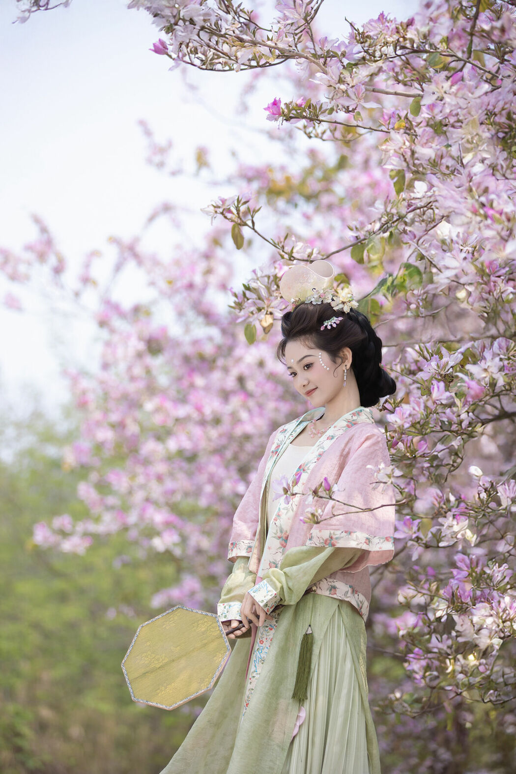 YiTuYu艺图语 Vol.8918 Jiu Shi Jiao Mei Nan A (34P)