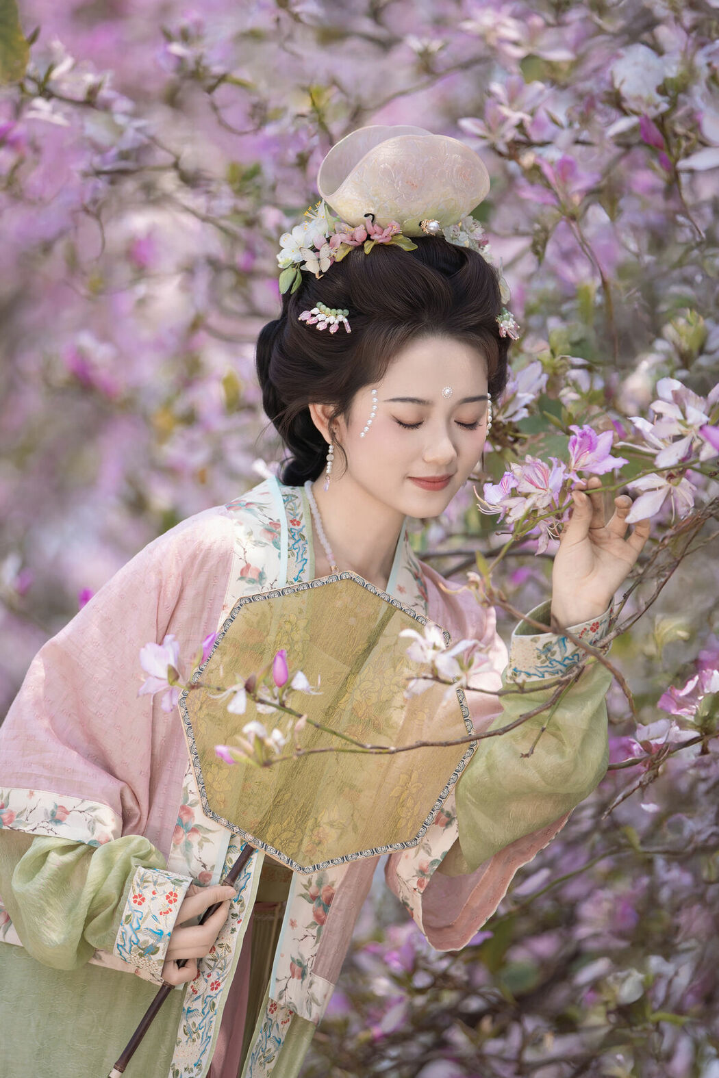 YiTuYu艺图语 Vol.8918 Jiu Shi Jiao Mei Nan A (34P)