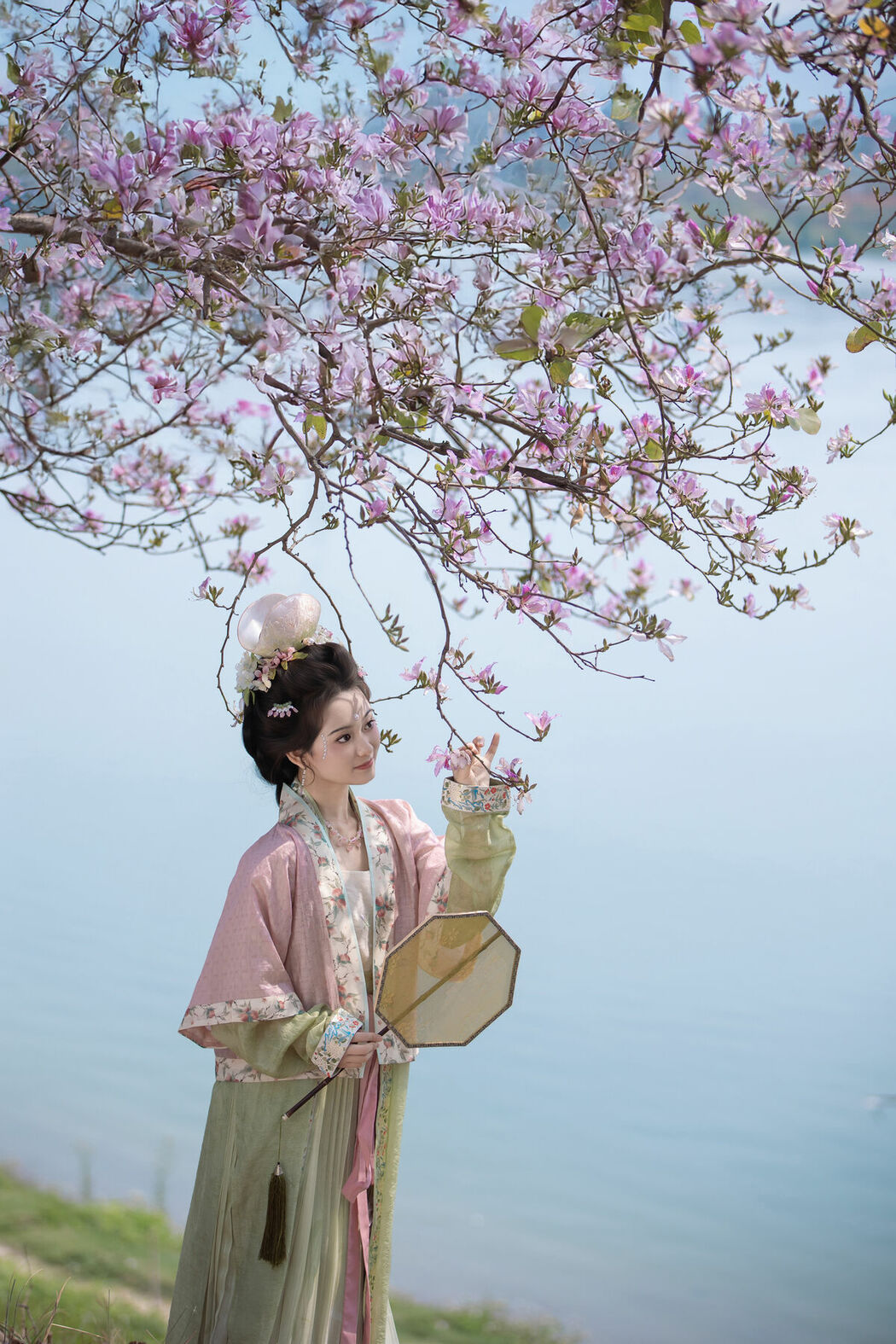 YiTuYu艺图语 Vol.8918 Jiu Shi Jiao Mei Nan A (34P)