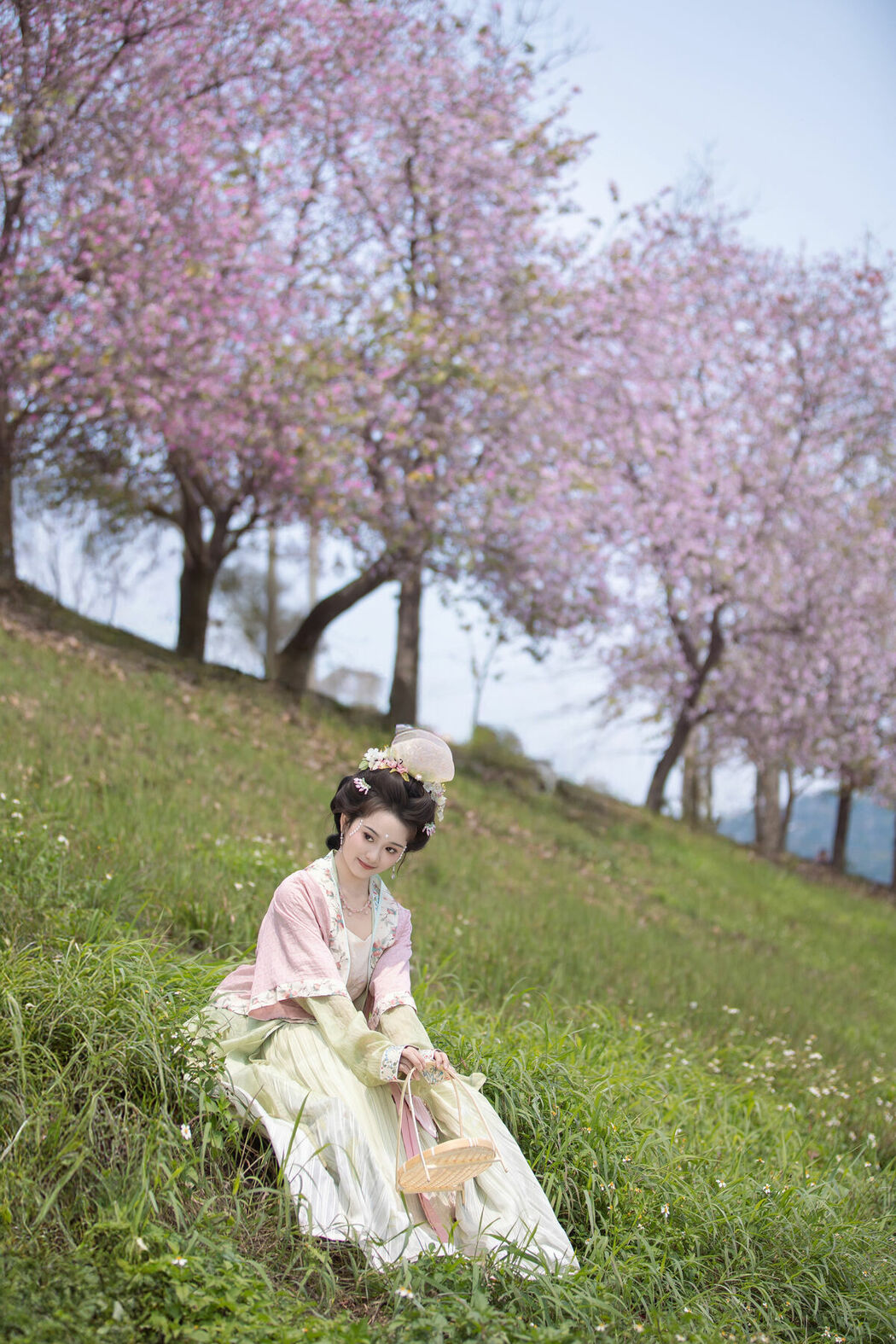 YiTuYu艺图语 Vol.8918 Jiu Shi Jiao Mei Nan A (34P)