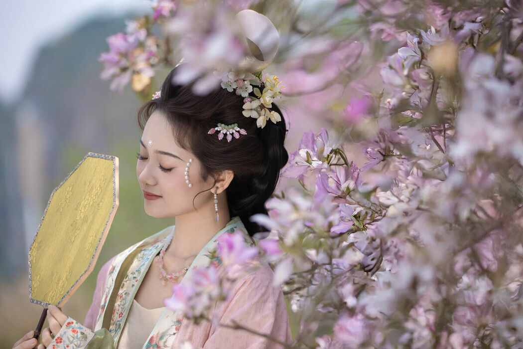 YiTuYu艺图语 Vol.8918 Jiu Shi Jiao Mei Nan A (34P)