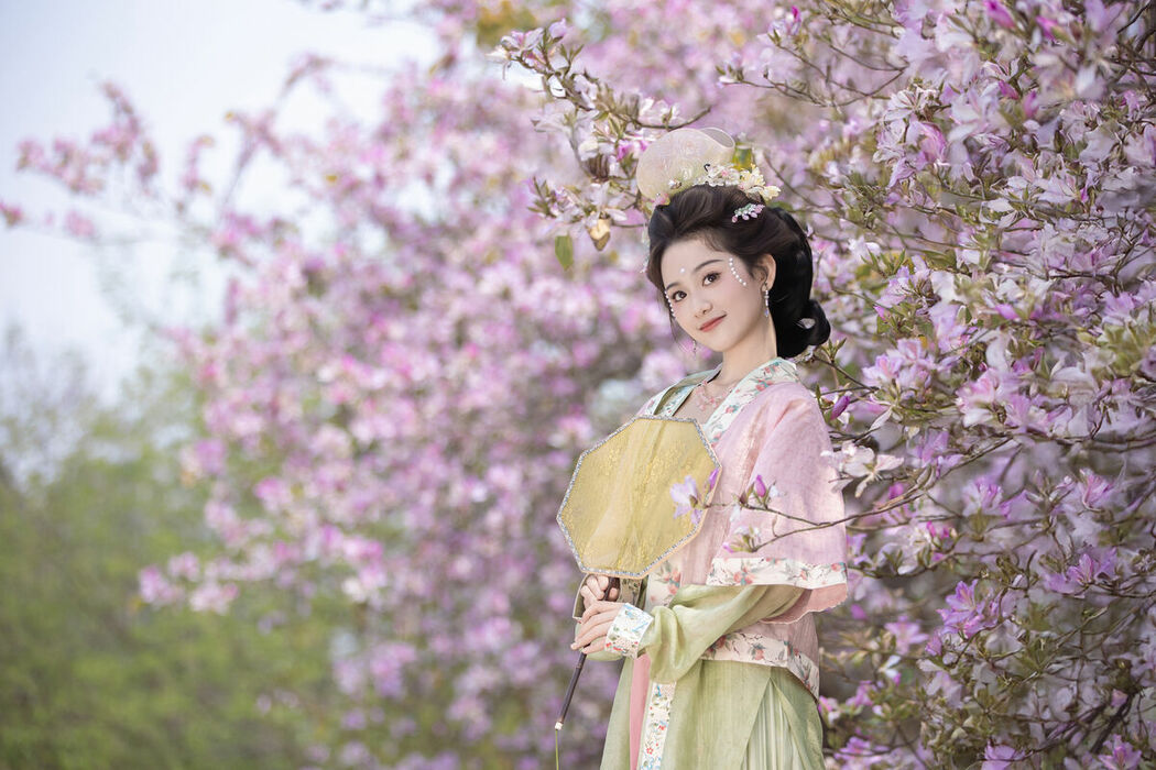 YiTuYu艺图语 Vol.8918 Jiu Shi Jiao Mei Nan A (34P)