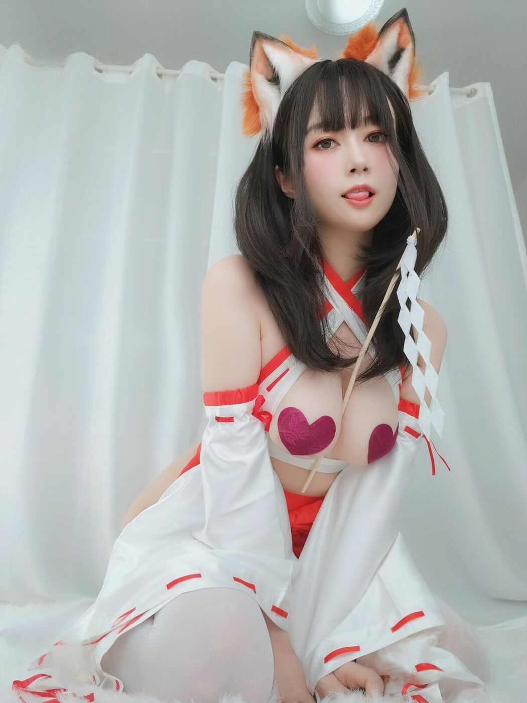 Coser@白银81 – 神社小狐狸 Part01 (48P – 7V)