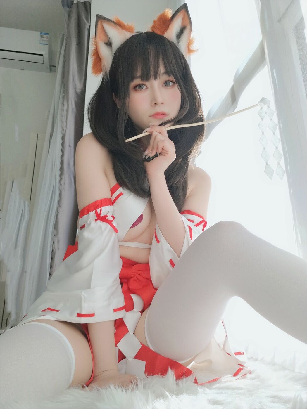 Coser@白银81 – 神社小狐狸 Part01 (48P – 7V)