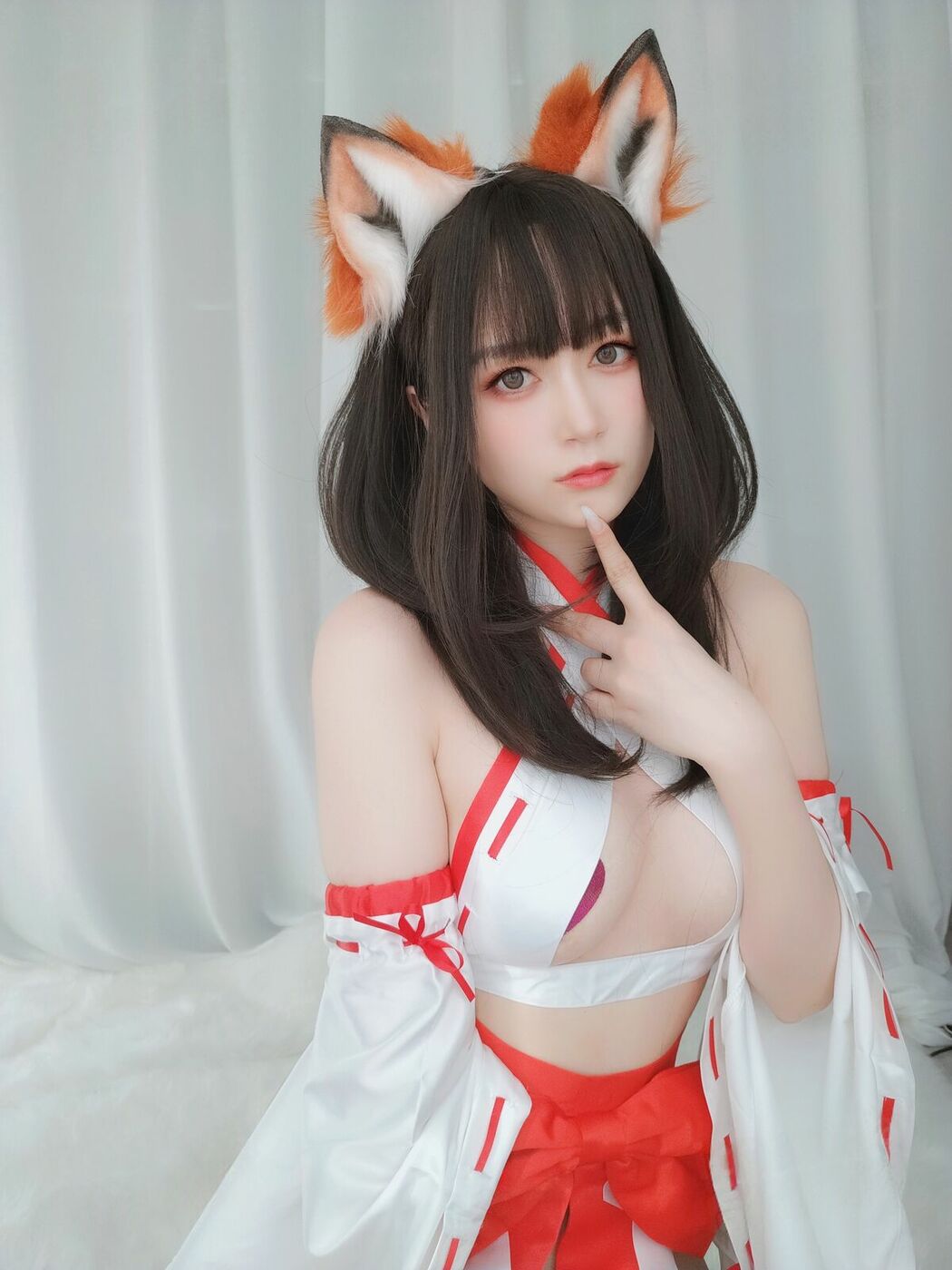 Coser@白银81 – 神社小狐狸 Part01 (48P – 7V)