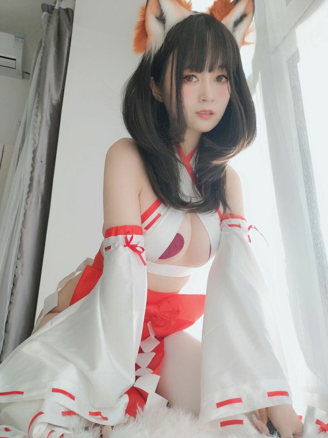 Coser@白银81 – 神社小狐狸 Part01 (48P – 7V)