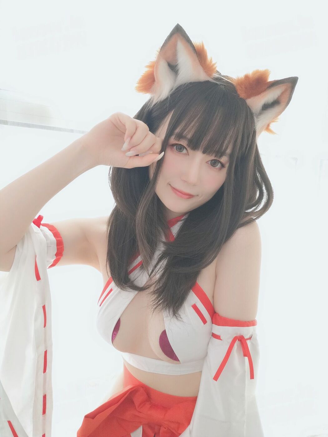 Coser@白银81 – 神社小狐狸 Part01 (48P – 7V)