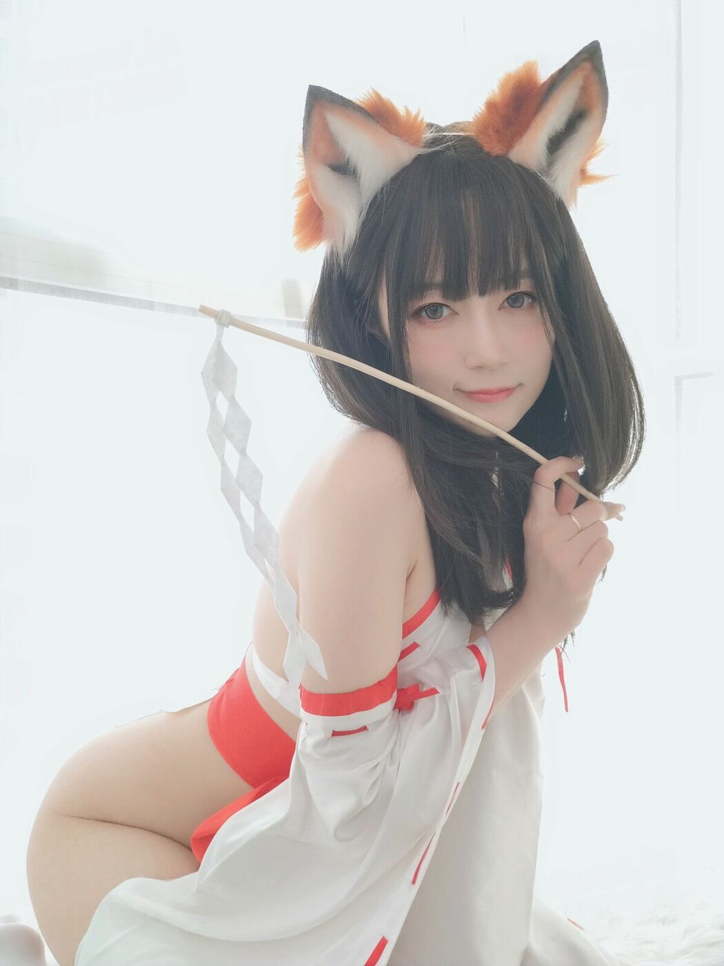 Coser@白银81 – 神社小狐狸 Part01 (48P – 7V)