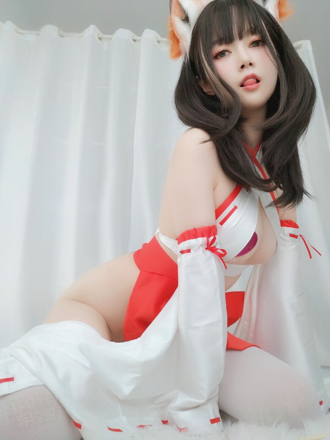 Coser@白银81 – 神社小狐狸 Part01 (48P – 7V)