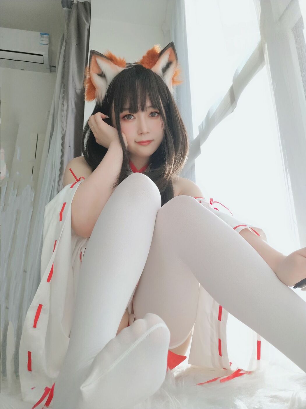 Coser@白银81 – 神社小狐狸 Part01 (48P – 7V)