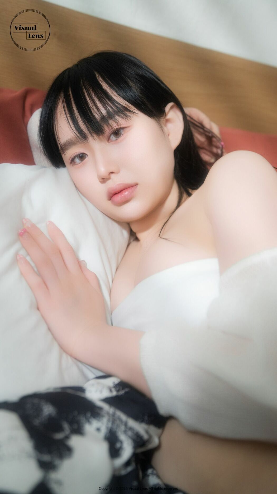 Visual Lens Hansae – The Curtains Vol.01 (64P)