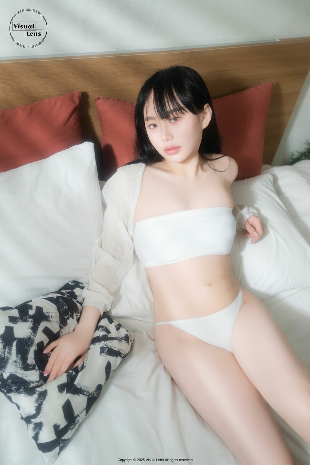 Visual Lens Hansae – The Curtains Vol.01 (64P)