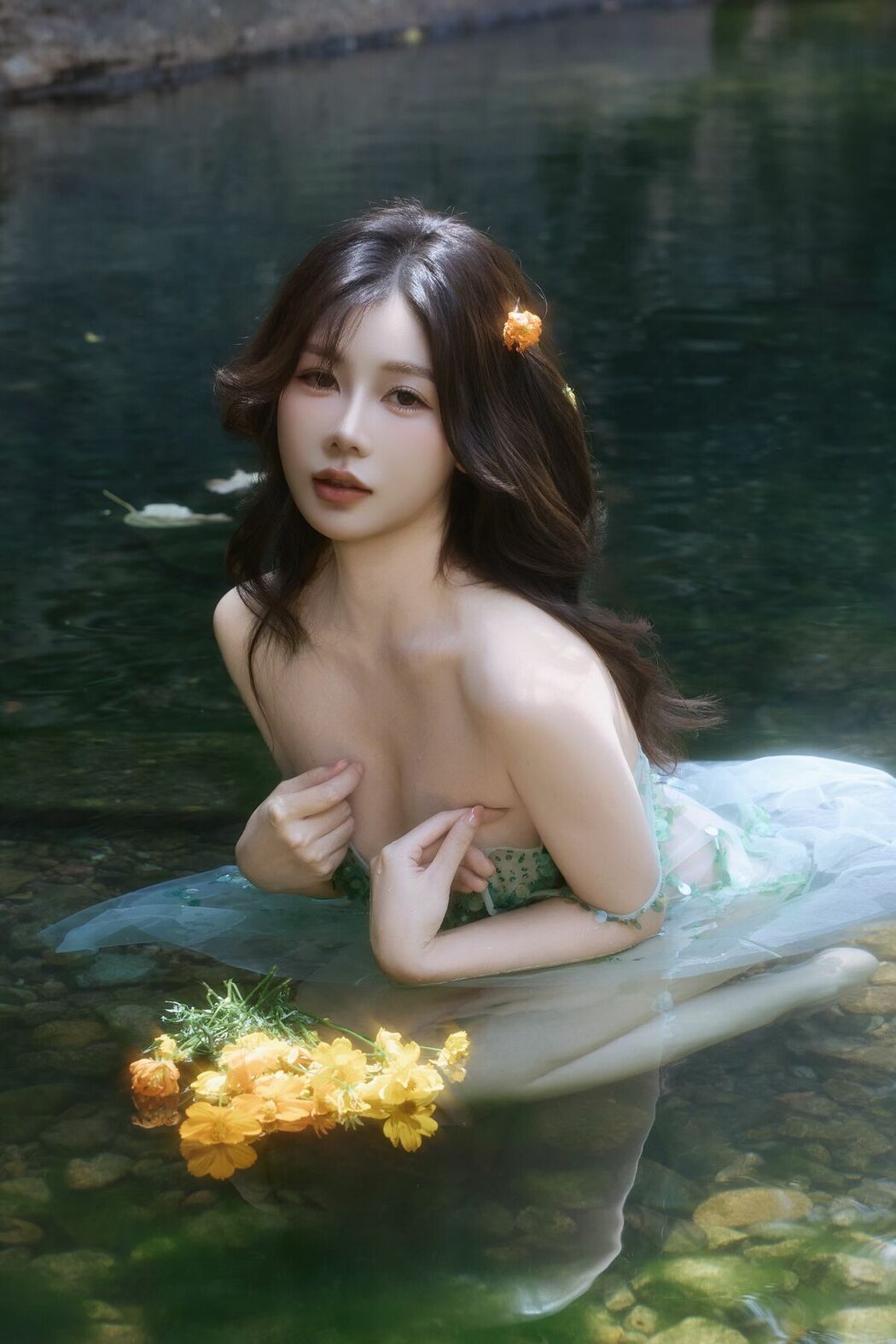 XiuRen秀人网 Uncensored Yin Tian Tian 尹甜甜 – R18 秀人网模特 溪水边 (74P)