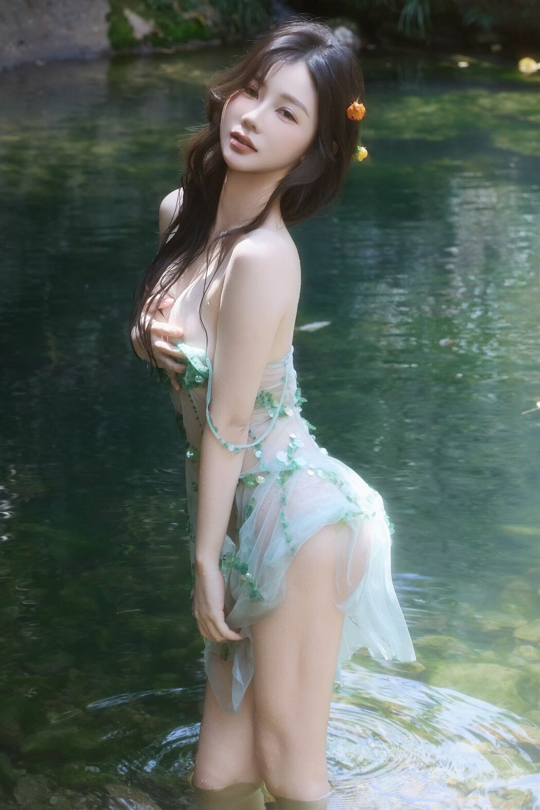 XiuRen秀人网 Uncensored Yin Tian Tian 尹甜甜 – R18 秀人网模特 溪水边 (74P)