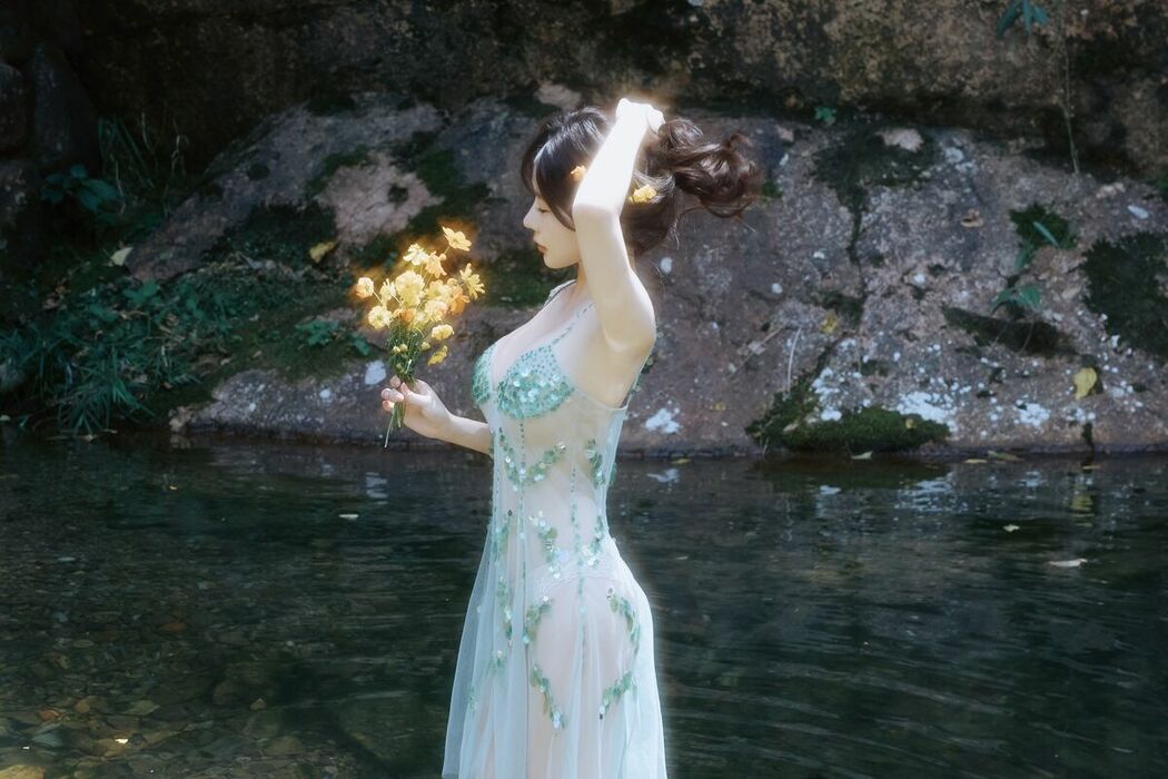 XiuRen秀人网 Uncensored Yin Tian Tian 尹甜甜 – R18 秀人网模特 溪水边 (74P)