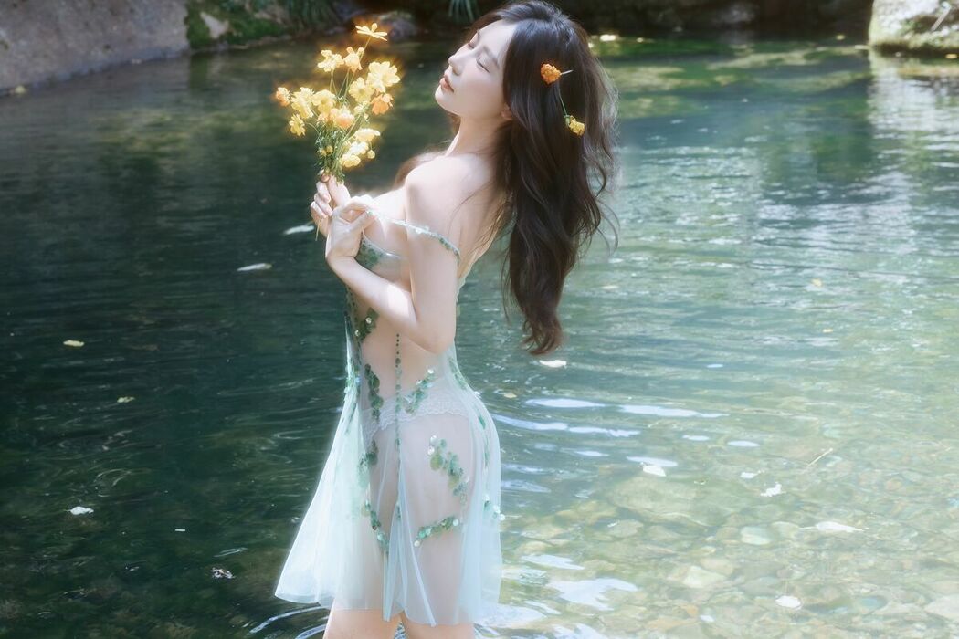 XiuRen秀人网 Uncensored Yin Tian Tian 尹甜甜 – R18 秀人网模特 溪水边 (74P)