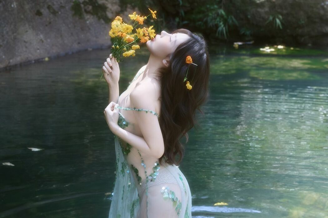 XiuRen秀人网 Uncensored Yin Tian Tian 尹甜甜 – R18 秀人网模特 溪水边 (74P)