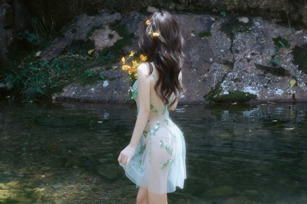 XiuRen秀人网 Uncensored Yin Tian Tian 尹甜甜 – R18 秀人网模特 溪水边 (74P)