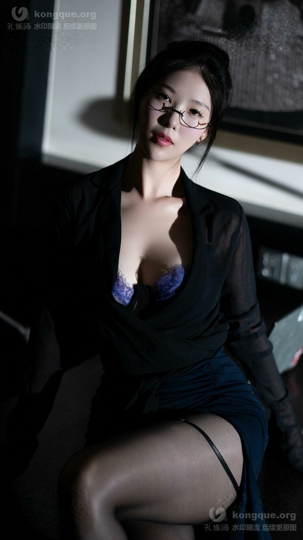 Coser@抖娘-利世 – 秘书眼镜娘 (77P)