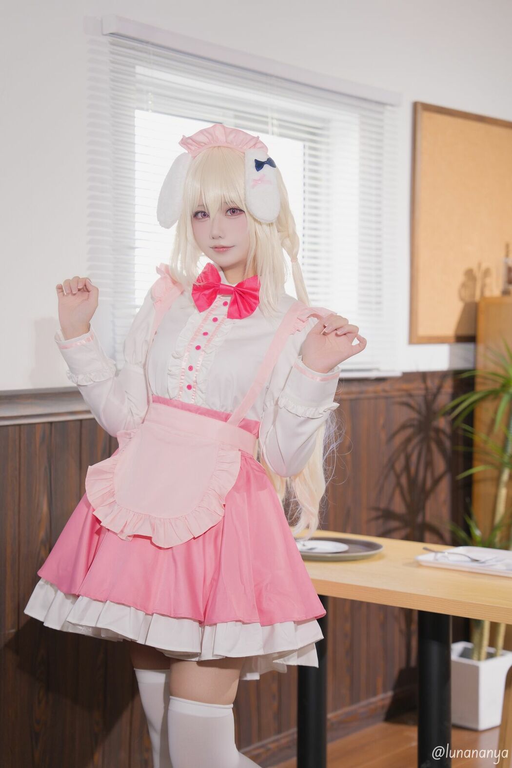 Coser@lunananya – 巧克甜恋 御园莓华 (23P)