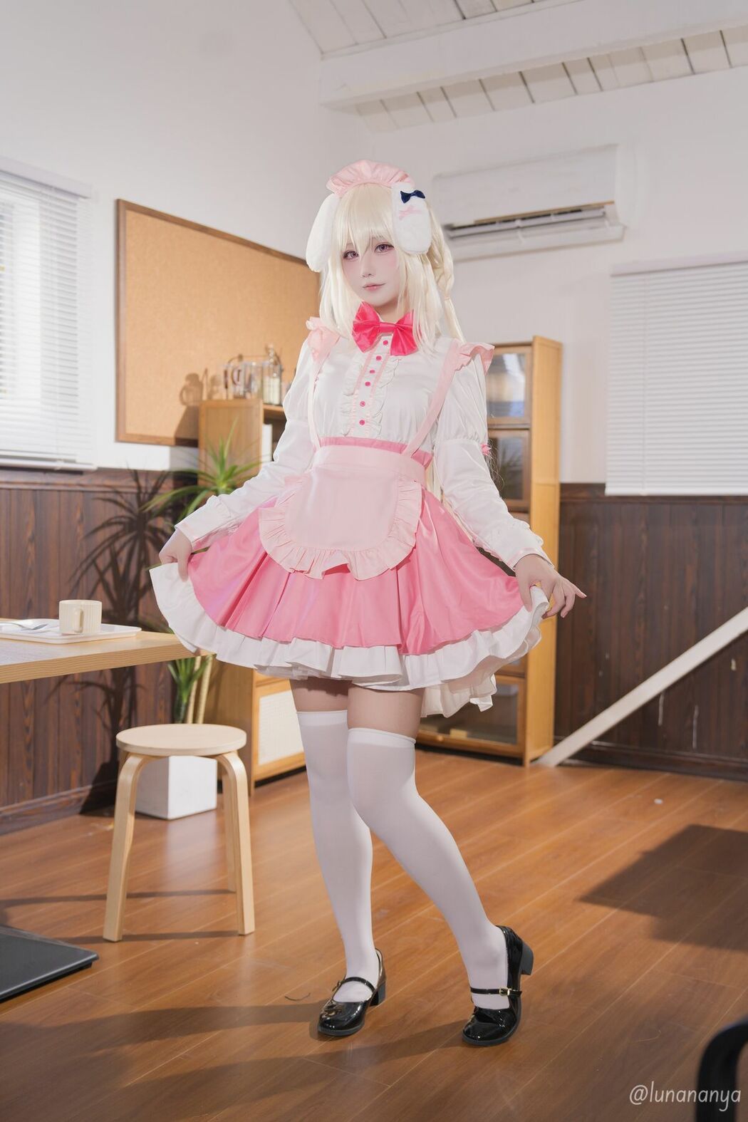 Coser@lunananya – 巧克甜恋 御园莓华 (23P)
