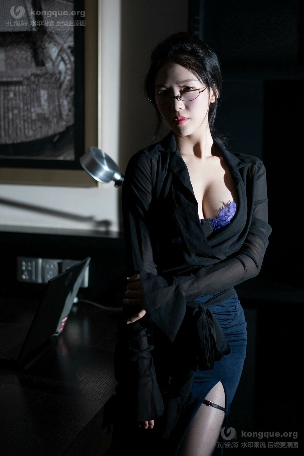 Coser@抖娘-利世 – 秘书眼镜娘 (77P)