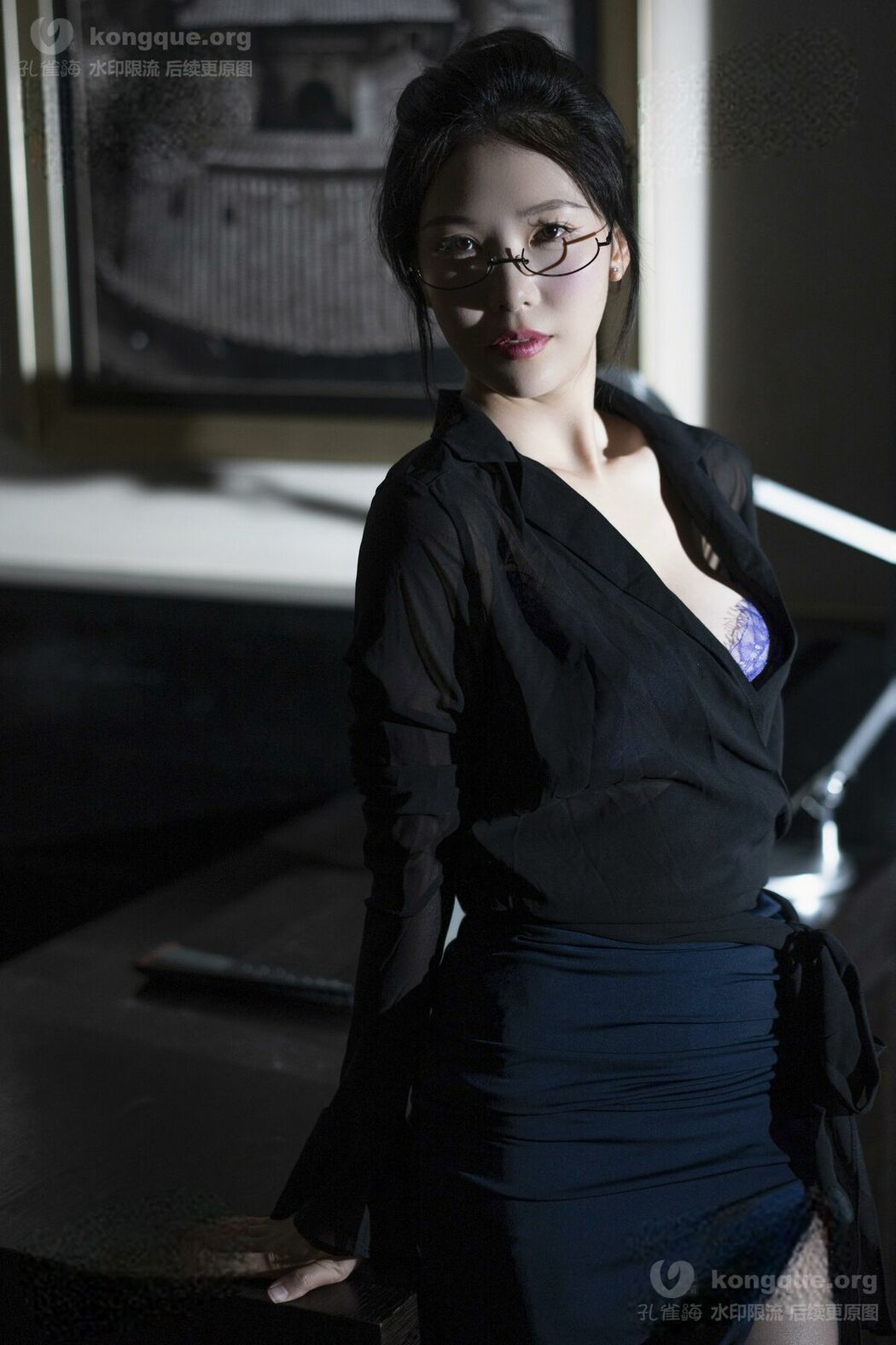 Coser@抖娘-利世 – 秘书眼镜娘 (77P)