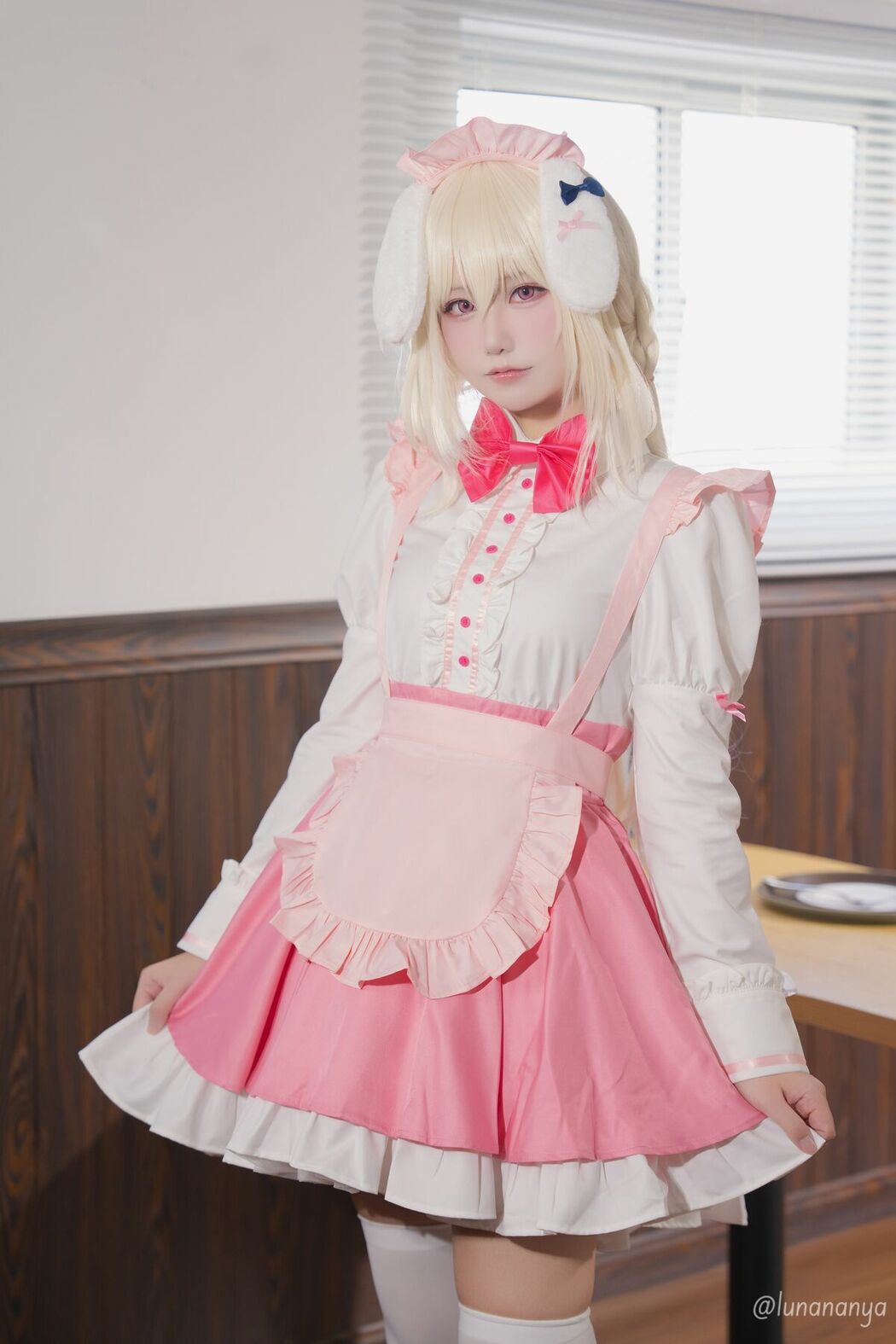 Coser@lunananya – 巧克甜恋 御园莓华 (23P)