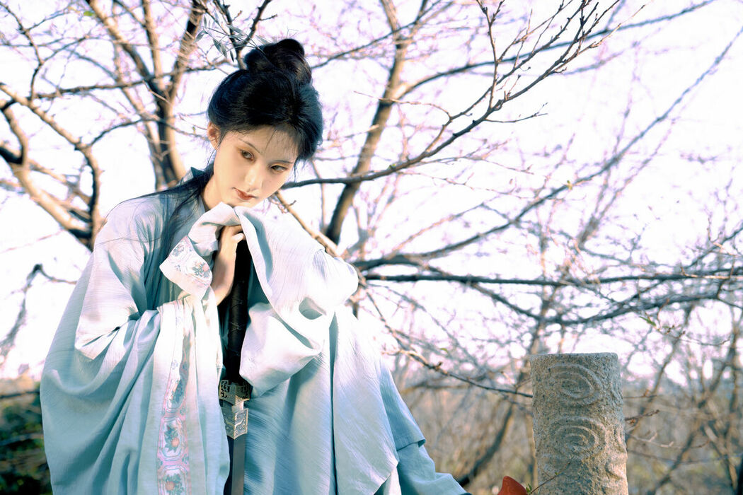 YiTuYu艺图语 Vol.8919 He Li Han (29P)