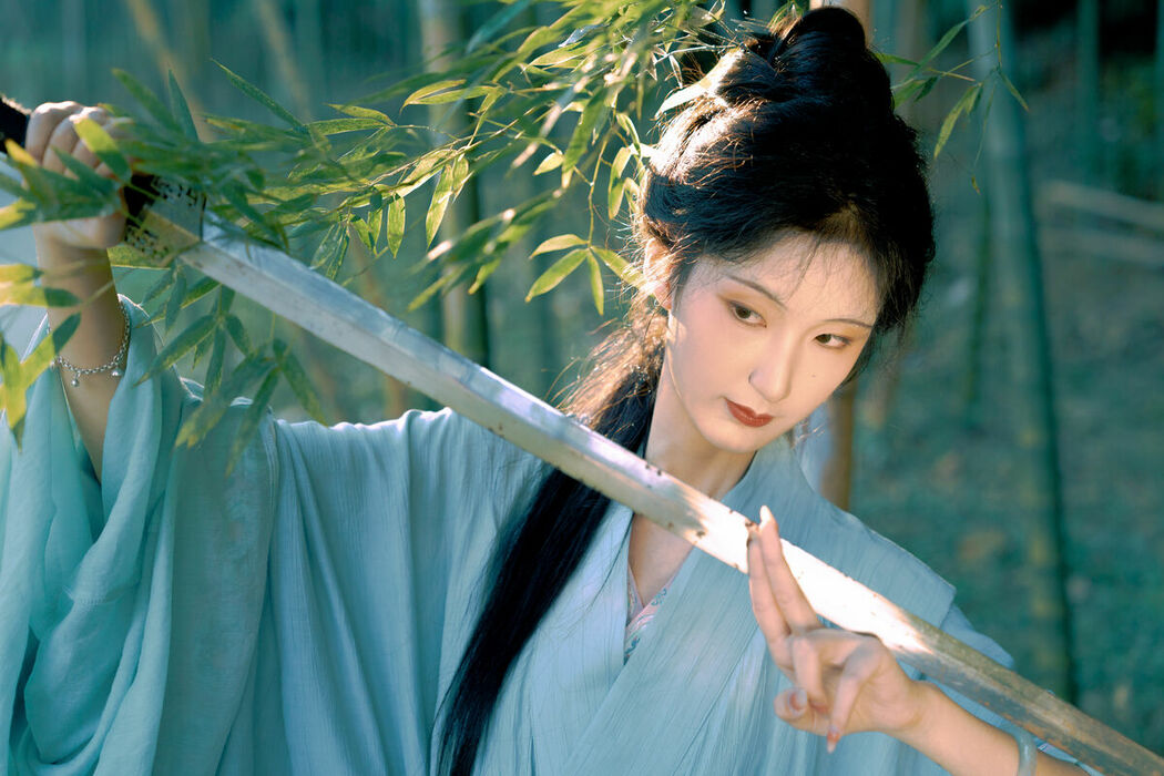 YiTuYu艺图语 Vol.8919 He Li Han (29P)